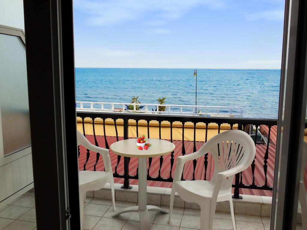 Star Beach Resort - Makrygialos Beachfront Nests Buitenkant foto